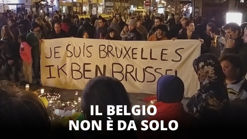 I monumenti si colorano: il mondo piange per Bruxelles