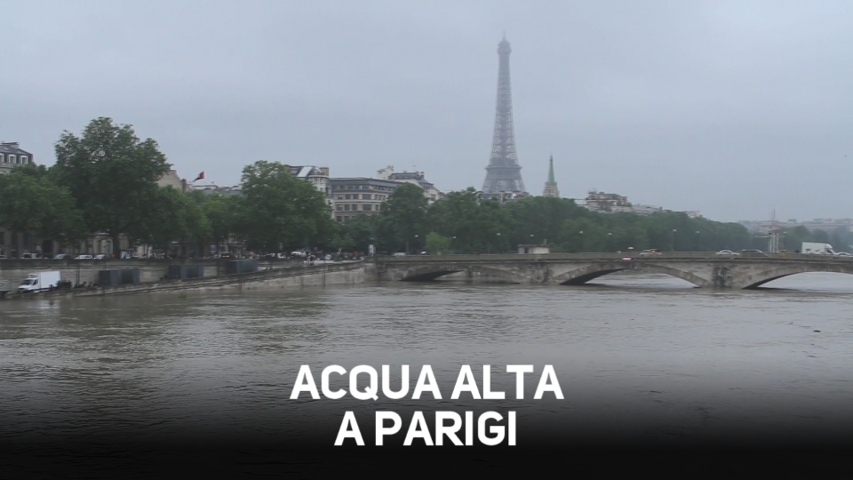 Senna in piena, paura a Parigi: migliaia di sfollati